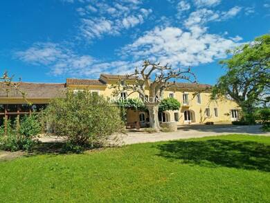 Mas à vendre 1 590 000 € 12 pièces 8 chambres 640 m² 17 700 m² de terrain L Isle sur la Sorgue 84800